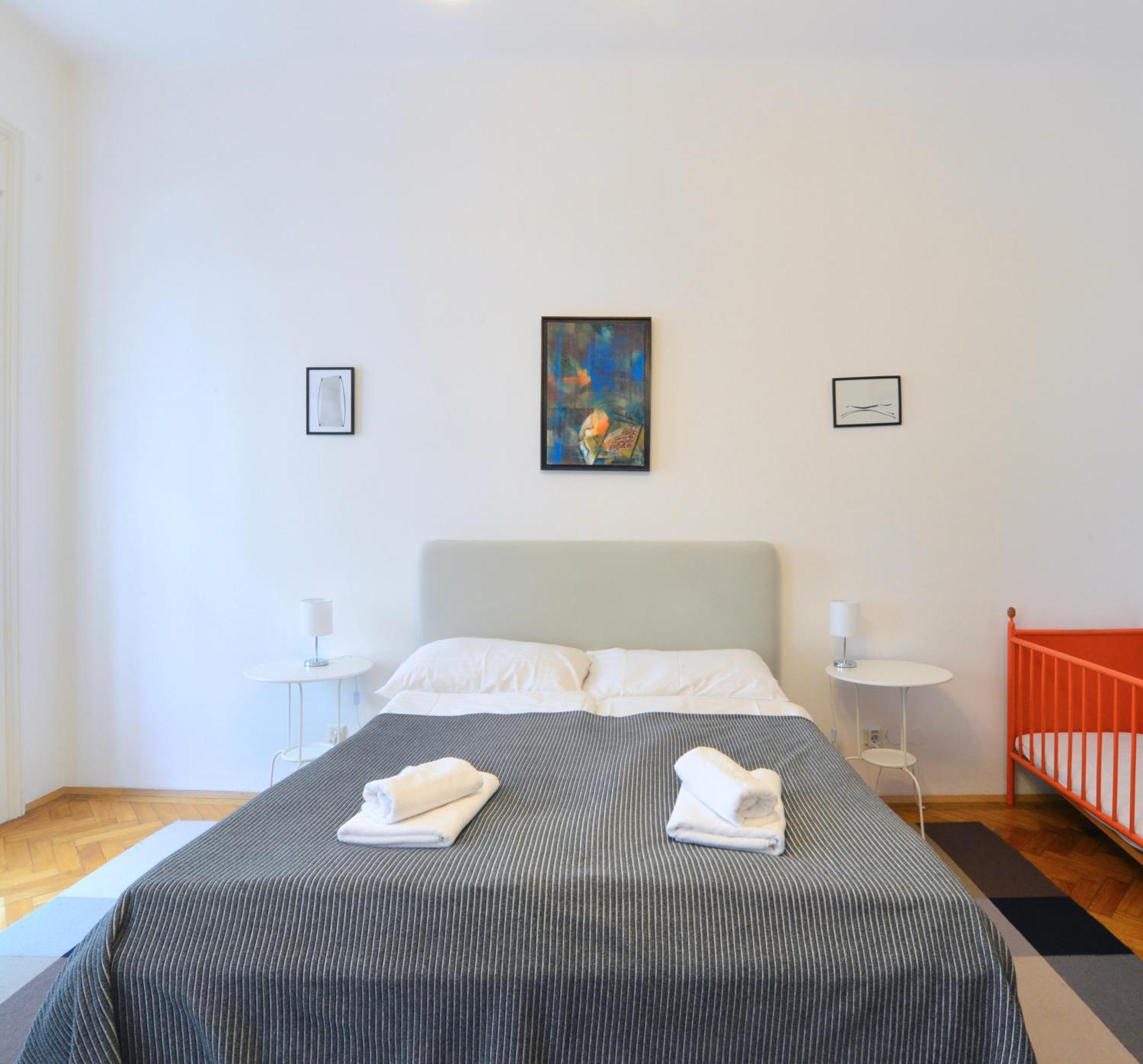 Top Flat - 1 Free Parking Space At The Metro Vienna Exterior photo